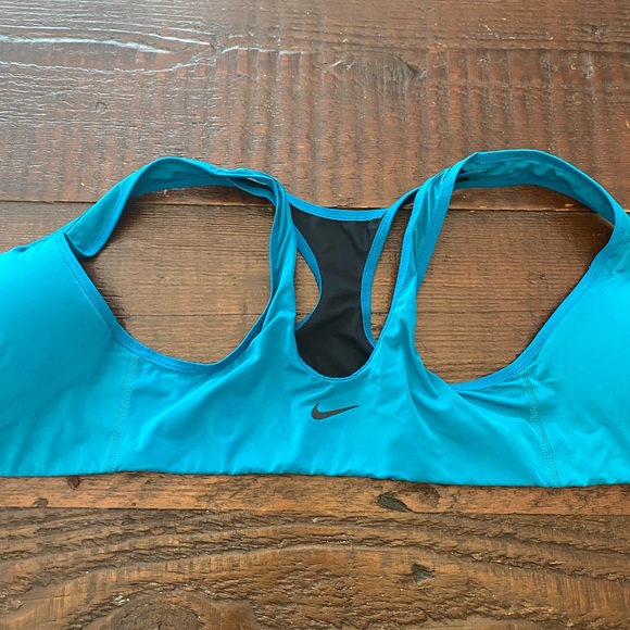 Nike sports bra - Picture 2 of 4